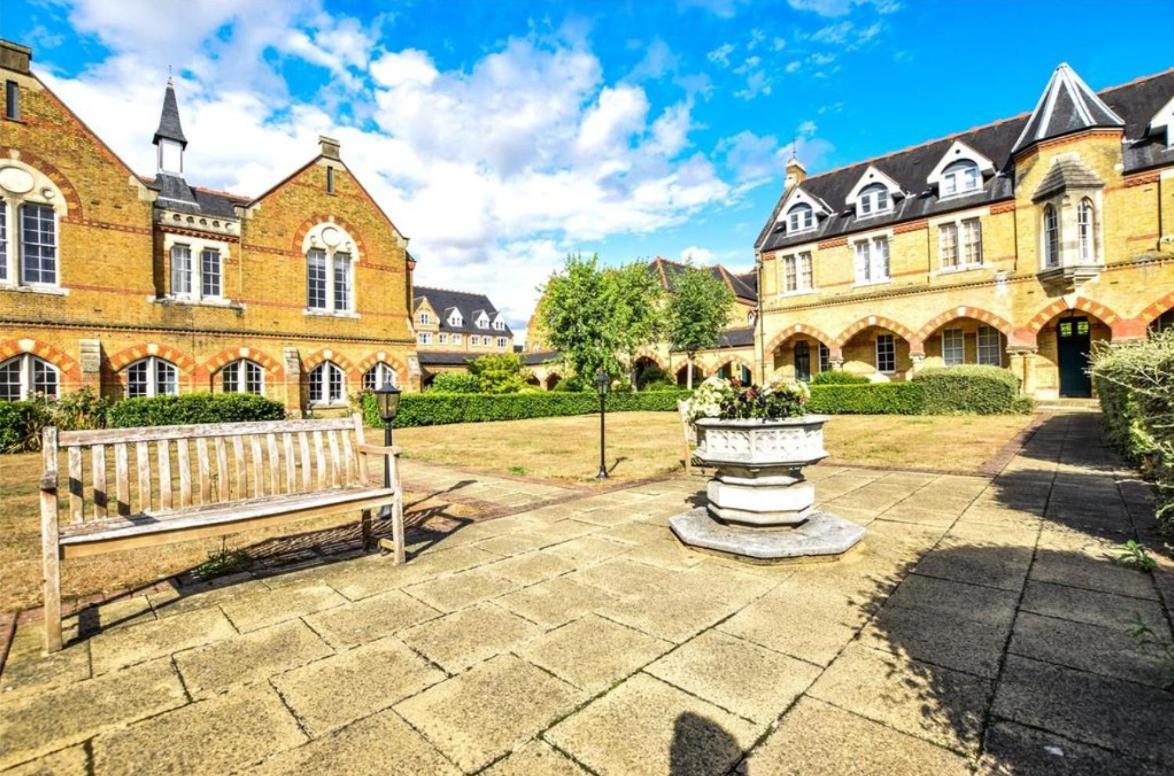 Pinewood Cottage Watford  Dış mekan fotoğraf